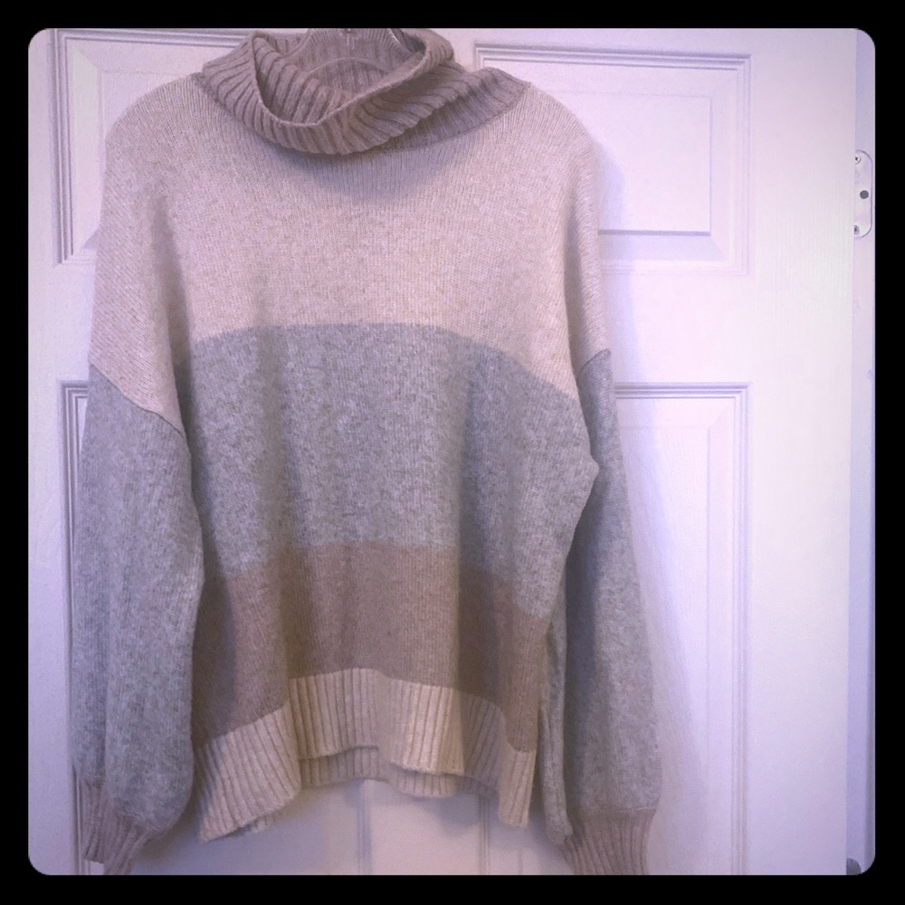 Ombré turtleneck sweater!